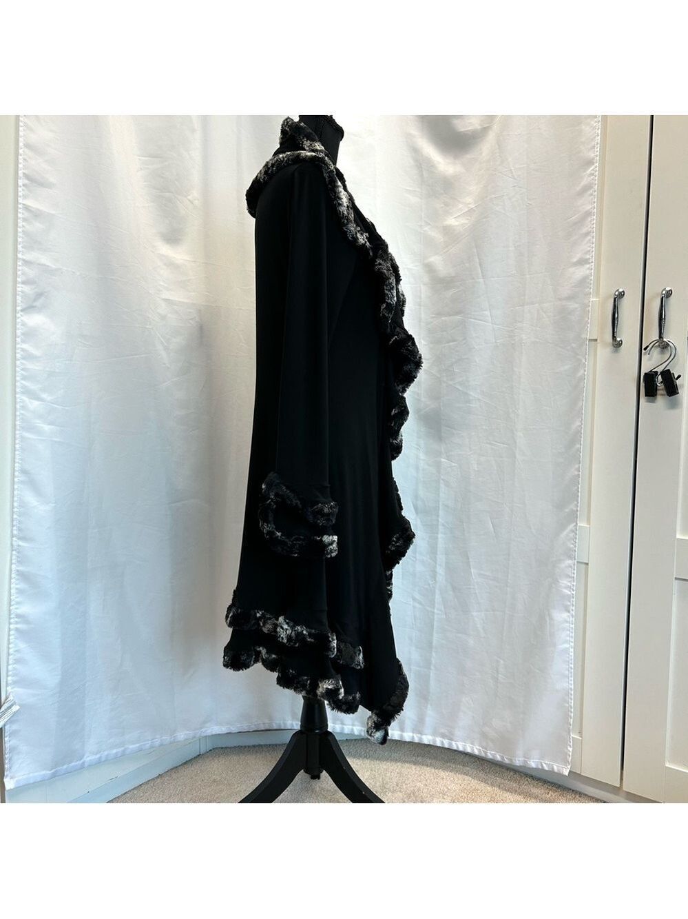 Joseph Ribkoff black ruffle faux fur trim duster cardigan Sz 6 open front - Picture 7 of 14